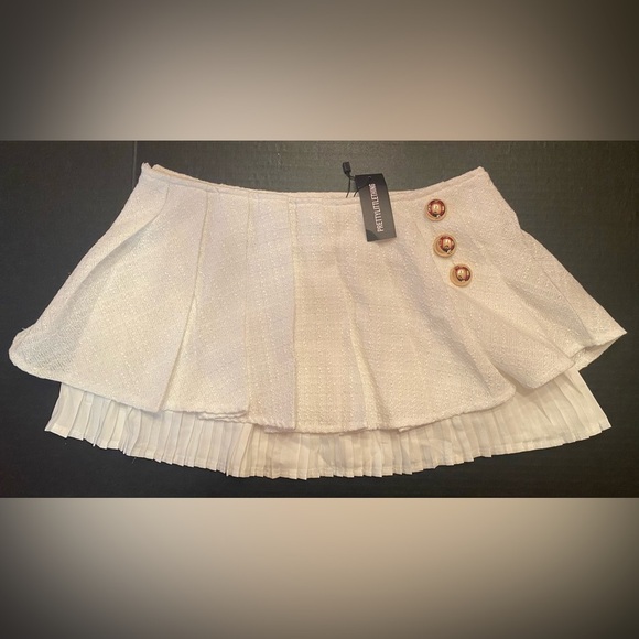 NWT PrettyLittleThing Cream Pleated Faux Textured Boucle Mini Skirt Size 4 - Picture 1 of 9